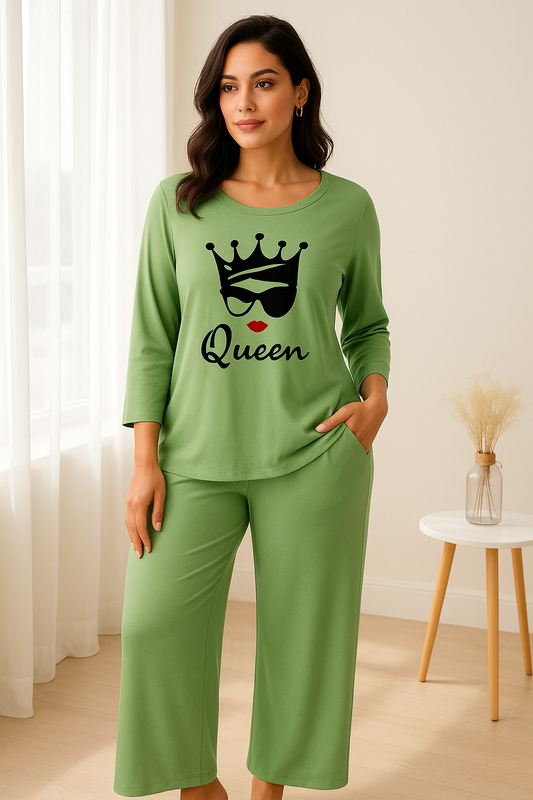 Green Queen Crown Printed Pajama Set - Women's Sleepwear