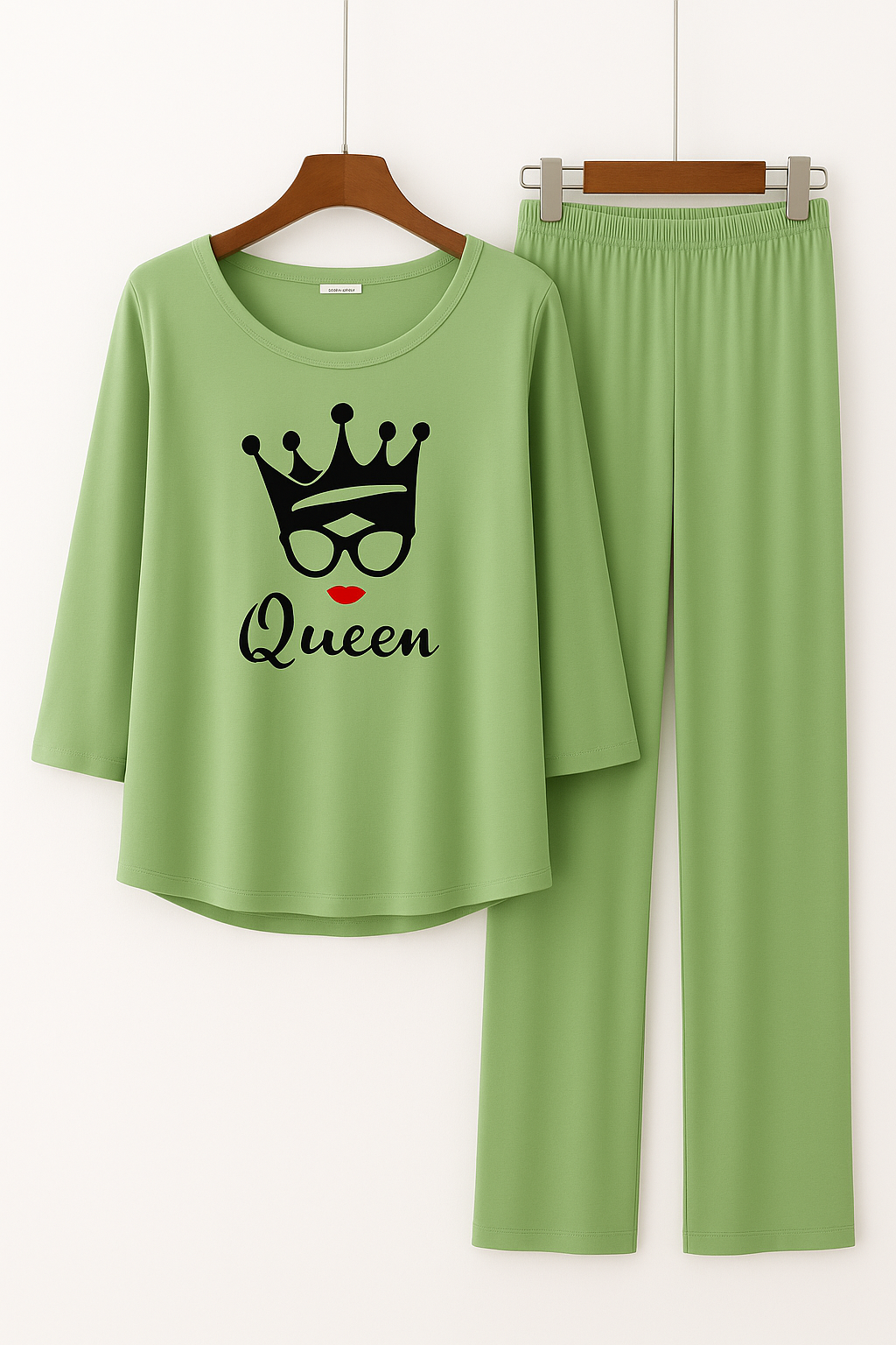 Green Queen Crown Printed Pajama Set - Women's Sleepwear