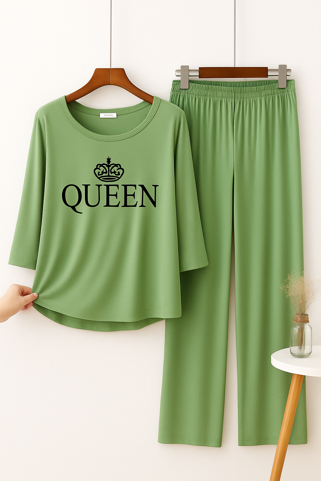 Green Queen Crown Printed Pajama Set - Royal Sleepwear